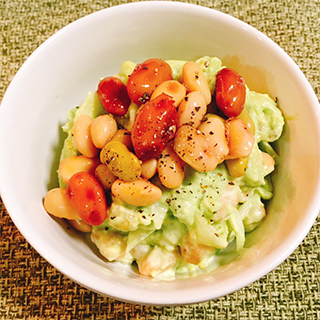 ミックスビーンズとアボカドのサラダ