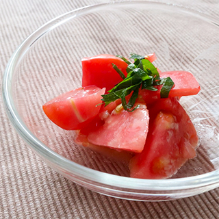 トマトの塩麹和え